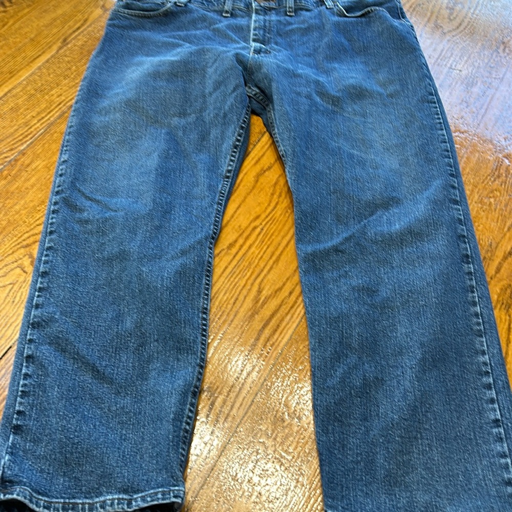 Wrangler brand relaxed fit men’s jeans. Size 44 x 30. Great condition